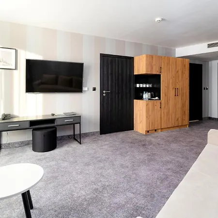 Czarna Perla Z Bezplatnym Basenem Czarna Gora 호텔 *