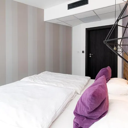 호텔 Czarna Perla Z Bezplatnym Basenem Czarna Gora 시에나