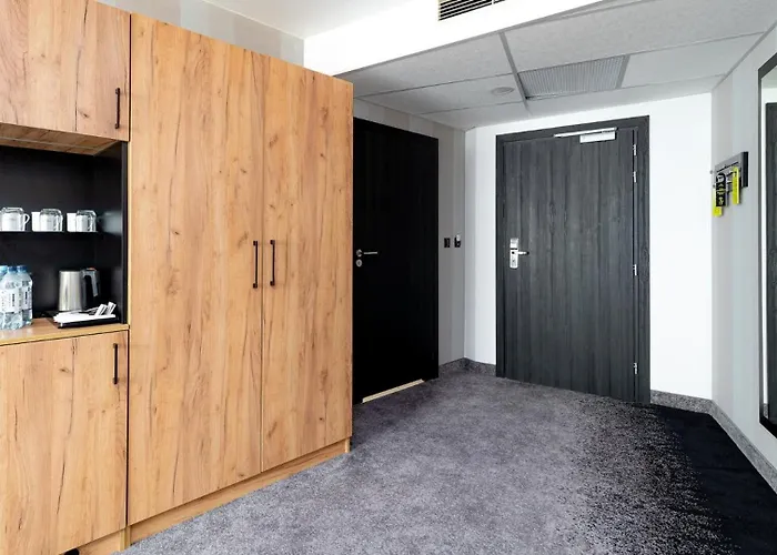 Hotel Czarna Perla Apartamenty - Bezplatny Basen - Czarna Gora Resort - Sienna *